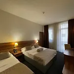 温泉水疗酒店 酒店 4*