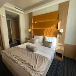 温泉水疗酒店 4*