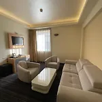 温泉水疗酒店 4*