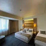 温泉水疗酒店 4*