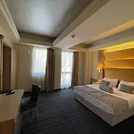 温泉水疗酒店 4*